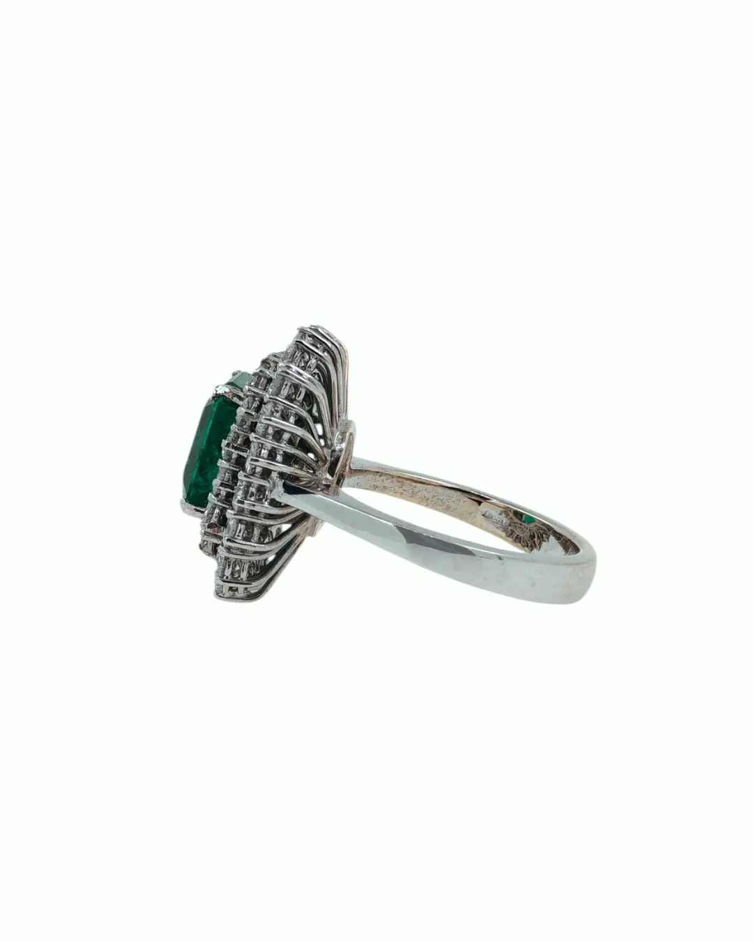 Anello in oro bianco 18kt con smeraldo e diamanti naturali, foto 4 di 8