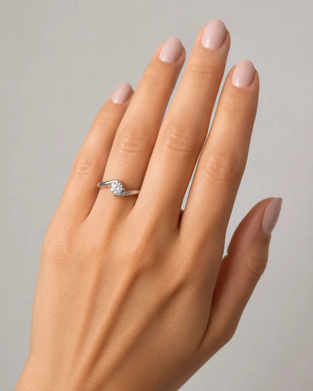 Solitario in oro bianco 18kt con diamante centrale da 0,26 carati — vista 5