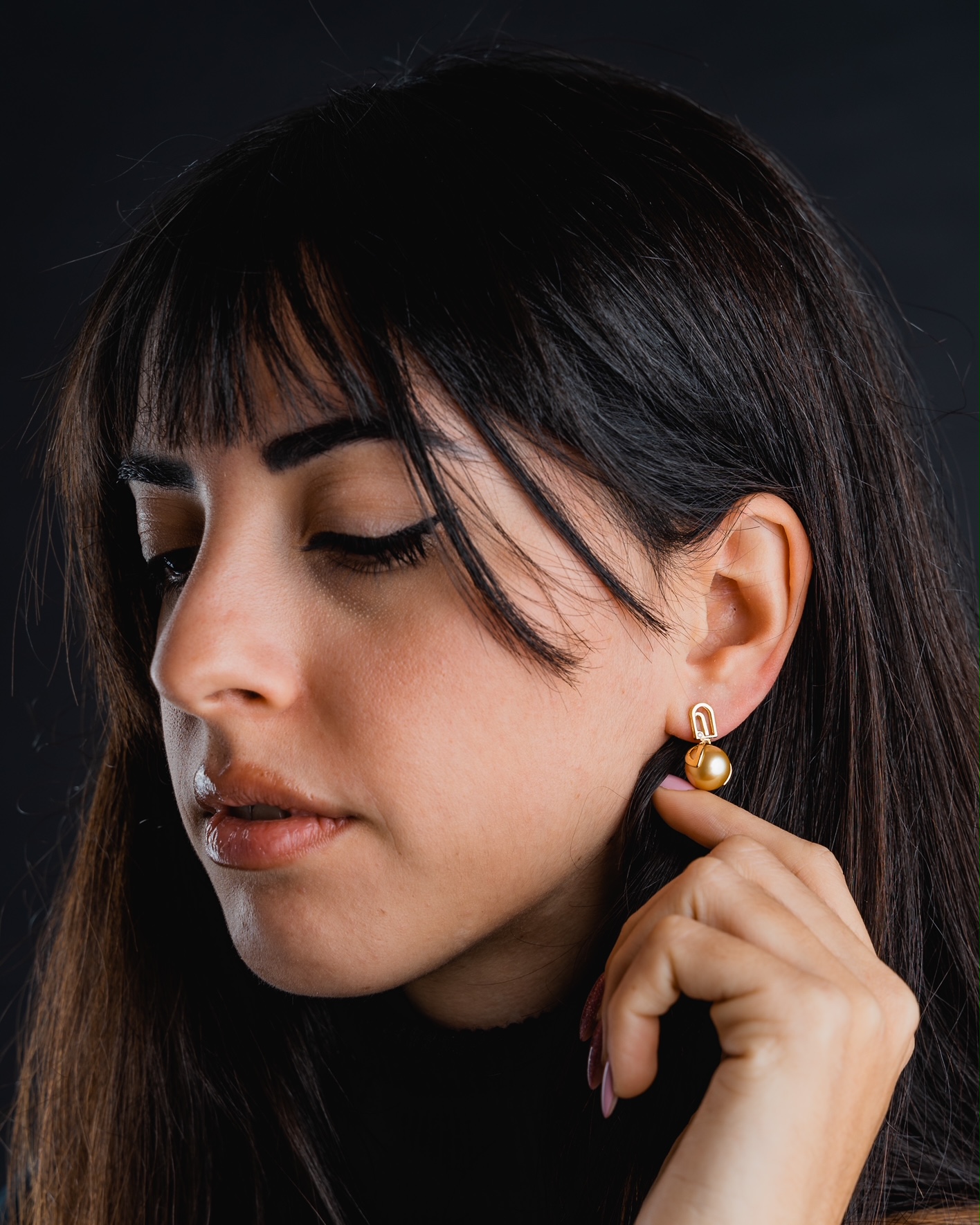 Orecchini in oro giallo 18kt con perle South sea gold e diamanti naturali, collezione I Portici, foto 3 di 4