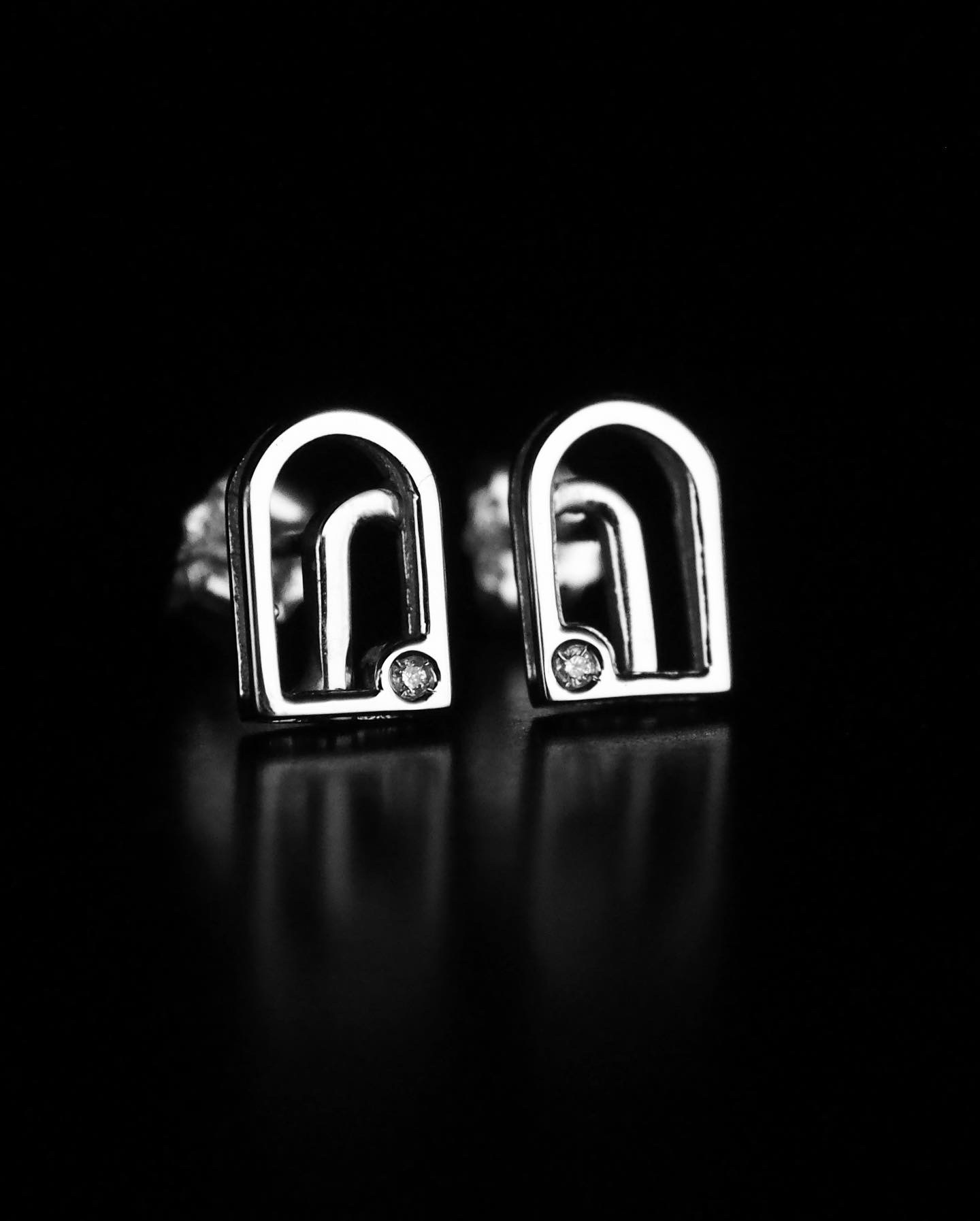 Orecchini in oro bianco 18kt con diamanti, collezione I Portici, foto 5 di 5