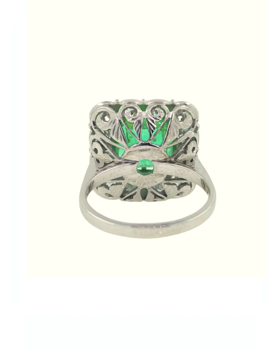 Anello in oro bianco 18kt con smeraldo colombiano e diamanti, foto 3 di 5