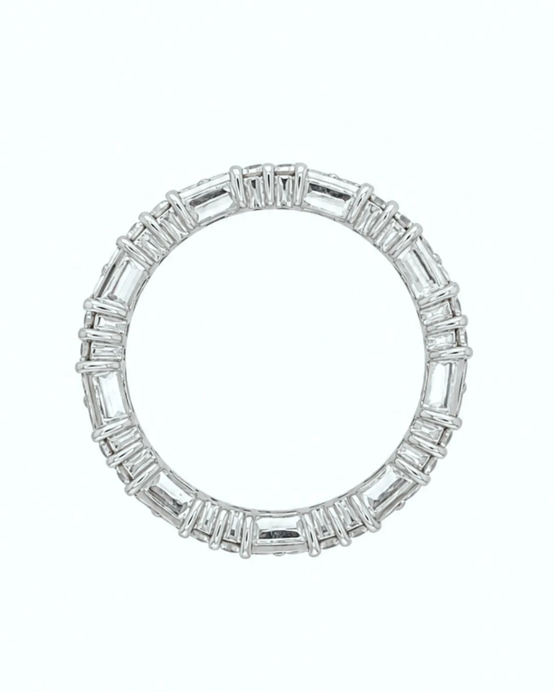 Eternelle in oro bianco 18kt con diamanti taglio baguettes e taglio brillante, foto 2 di 4